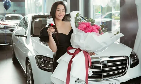 Choáng với độ chịu chơi của Nhật Kim Anh: Chưa đầy một tháng tậu liền hai xế hộp tiền tỷ
